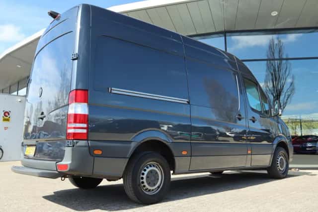 Mercedes-Benz Sprinter (2016) thumbnail 2