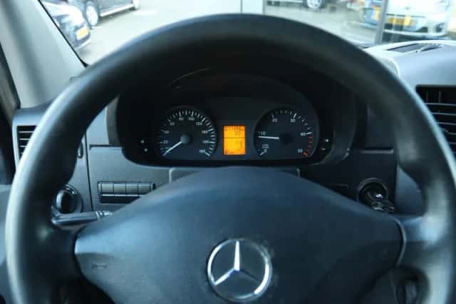 Mercedes-Benz Sprinter (2016) thumbnail 13