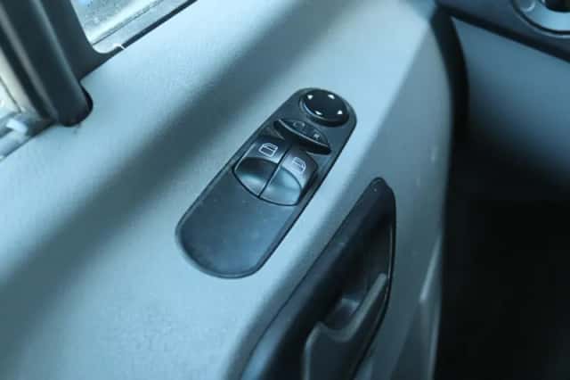Mercedes-Benz Sprinter (2016) thumbnail 15