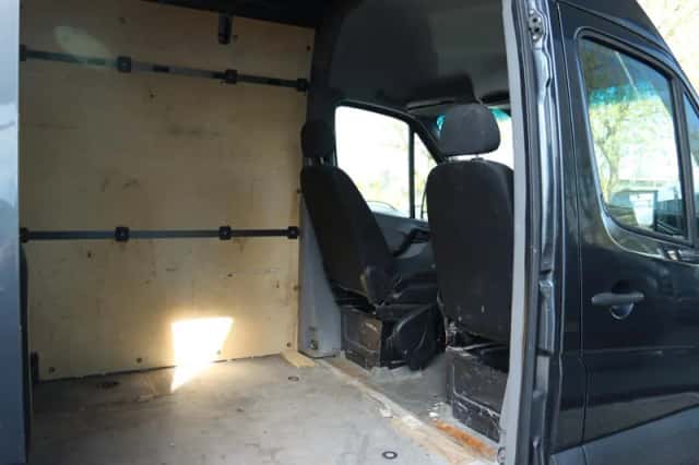 Mercedes-Benz Sprinter (2016) thumbnail 21