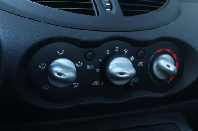 Renault Twingo (2011) thumbnail 15