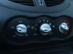 Renault Twingo (2011) thumbnail 15
