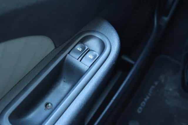 Renault Twingo (2011) thumbnail 17