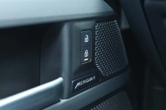 Land Rover Rover (2022) thumbnail 29