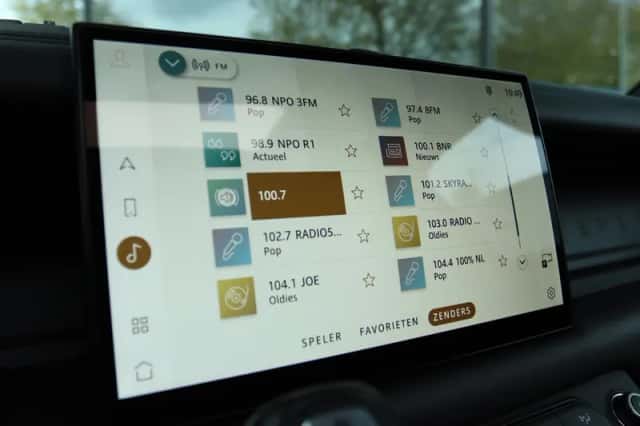 Land Rover Rover (2022) thumbnail 32