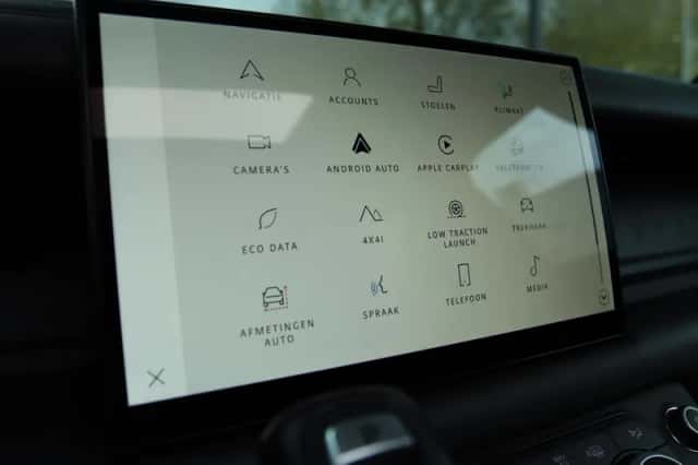 Land Rover Rover (2022) thumbnail 36