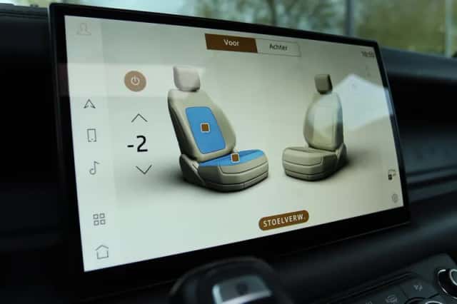 Land Rover Rover (2022) thumbnail 40