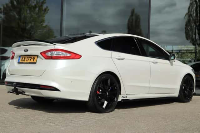 Ford Mondeo (2017) thumbnail 2