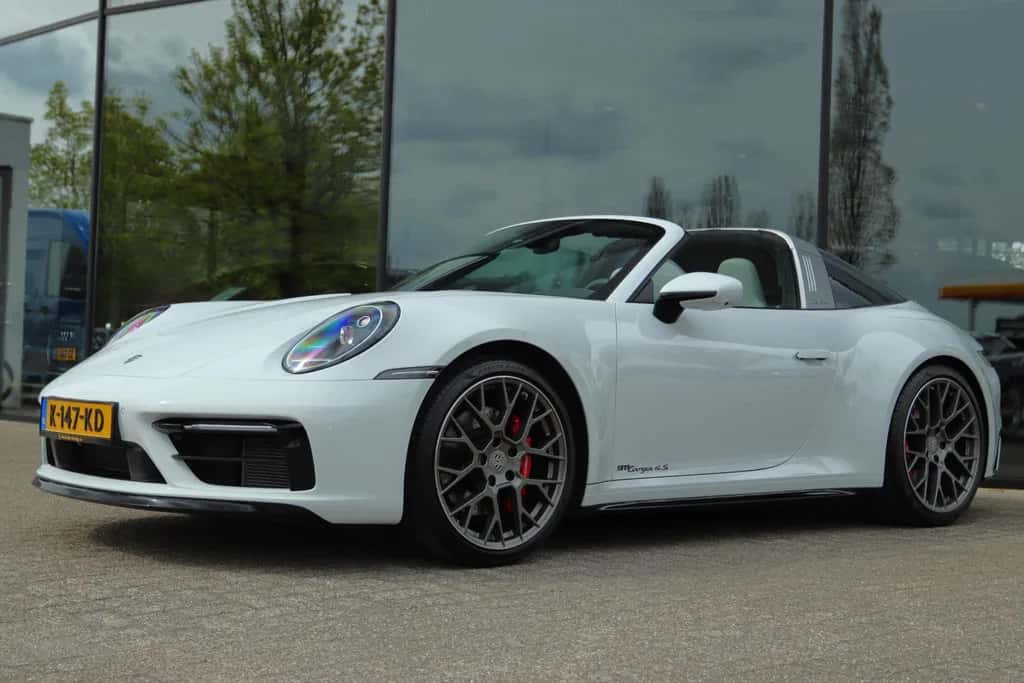 Porsche 911 (2021) — foto 1