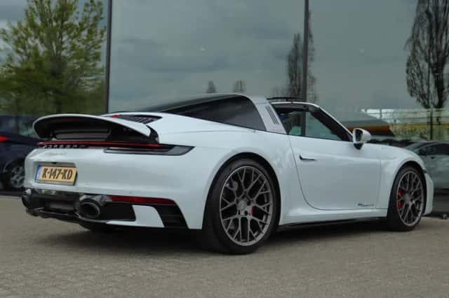 Porsche 911 (2021) thumbnail 13