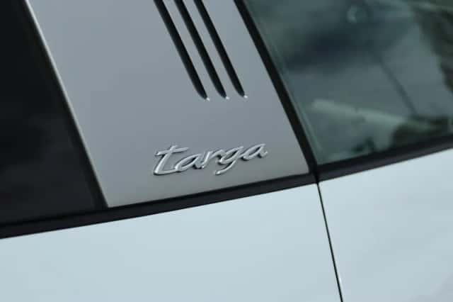 Porsche 911 (2021) thumbnail 15