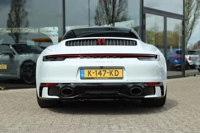Porsche 911 (2021) thumbnail 24
