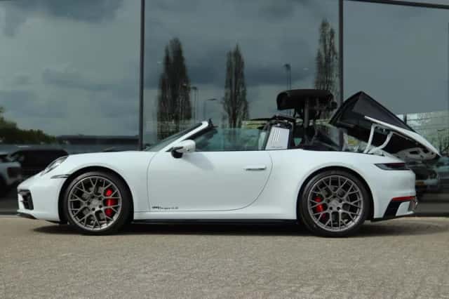 Porsche 911 (2021) thumbnail 26
