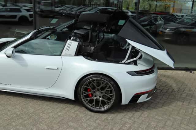 Porsche 911 (2021) thumbnail 28