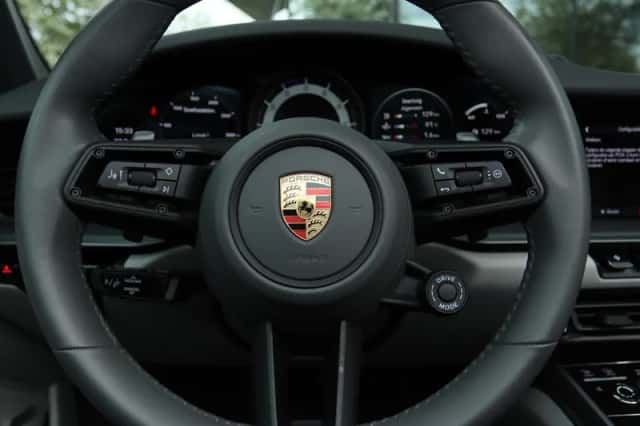 Porsche 911 (2021) thumbnail 39