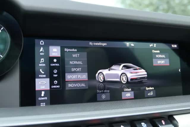 Porsche 911 (2021) thumbnail 59
