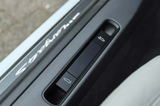 Porsche 911 (2021) thumbnail 70