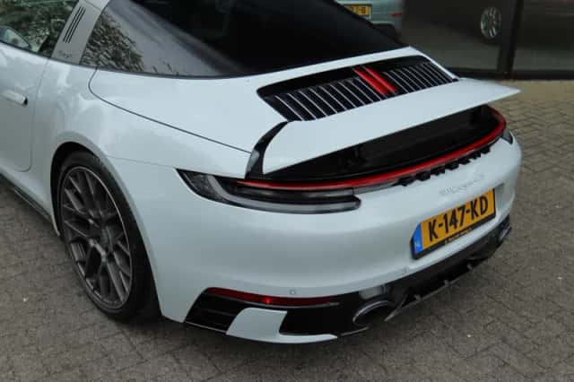 Porsche 911 (2021) thumbnail 74