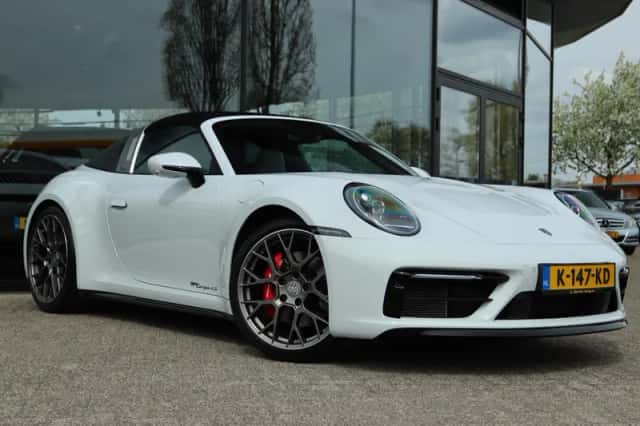 Porsche 911 (2021) thumbnail 9