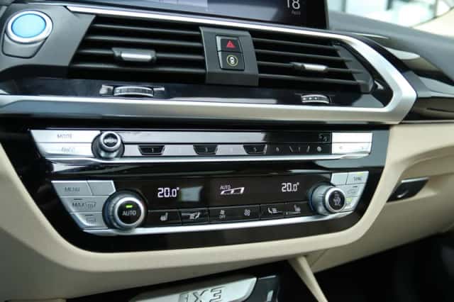 BMW iX3 (2021) thumbnail 28