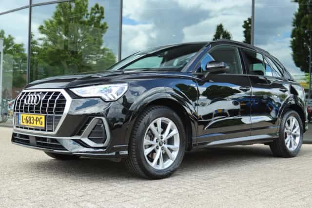Audi Q3 (2021) thumbnail 1