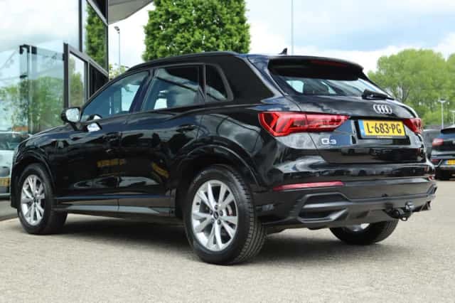 Audi Q3 (2021) thumbnail 13