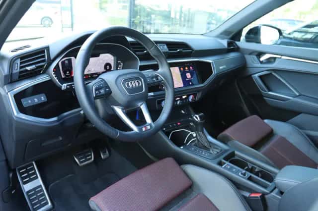 Audi Q3 (2021) thumbnail 3