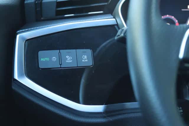 Audi Q3 (2021) thumbnail 25