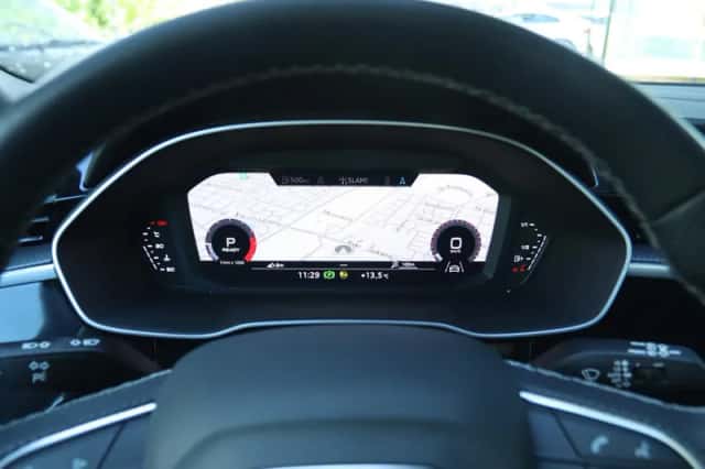 Audi Q3 (2021) thumbnail 5