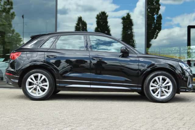 Audi Q3 (2021) thumbnail 10
