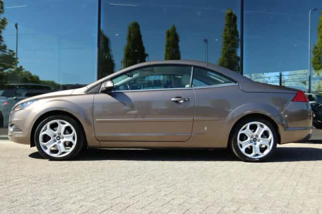 Ford Focus (2009) thumbnail 11