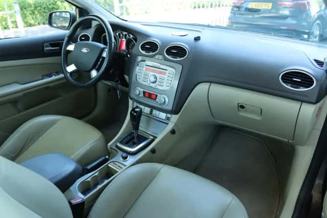 Ford Focus (2009) thumbnail 12