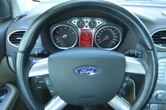 Ford Focus (2009) thumbnail 15