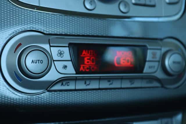 Ford Focus (2009) thumbnail 23