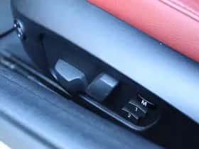 BMW Z4 (2010) thumbnail 17