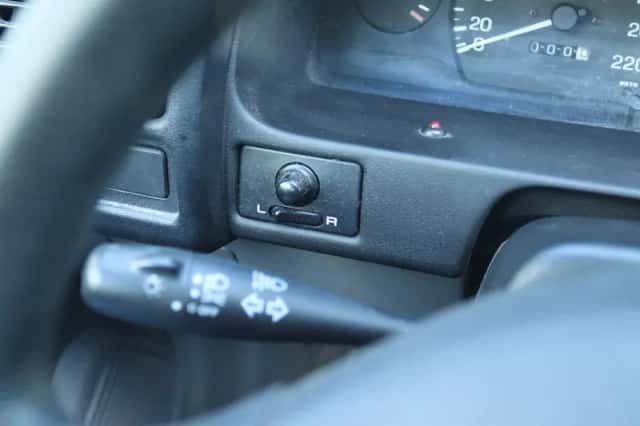 Nissan 100NX (1995) thumbnail 15