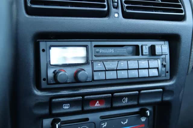 Nissan 100NX (1995) thumbnail 16