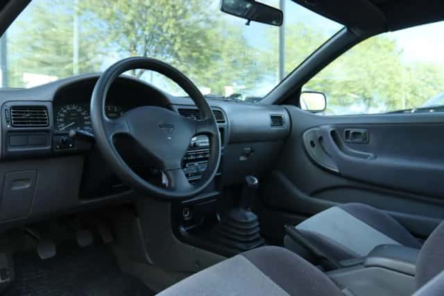 Nissan 100NX (1995) thumbnail 3