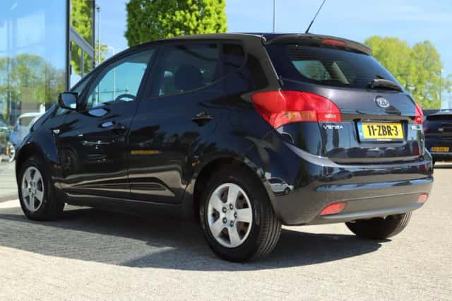 Kia Venga (2013) thumbnail 11