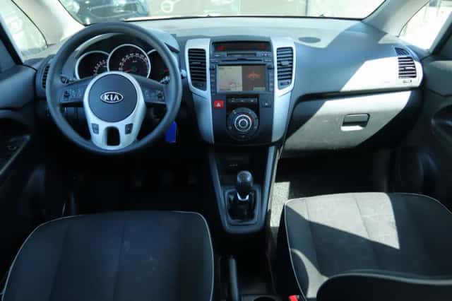 Kia Venga (2013) thumbnail 13