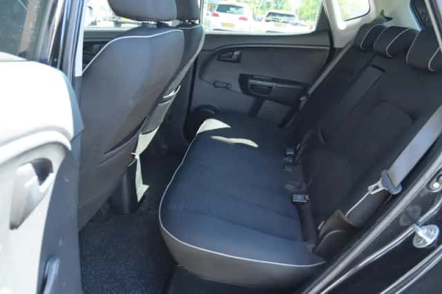 Kia Venga (2013) thumbnail 14