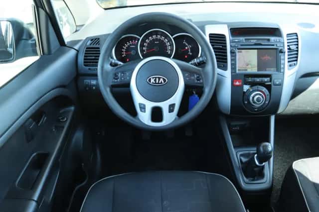 Kia Venga (2013) thumbnail 16