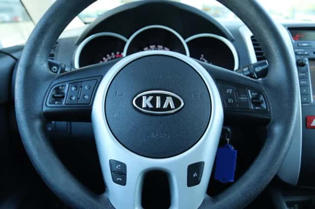 Kia Venga (2013) thumbnail 17