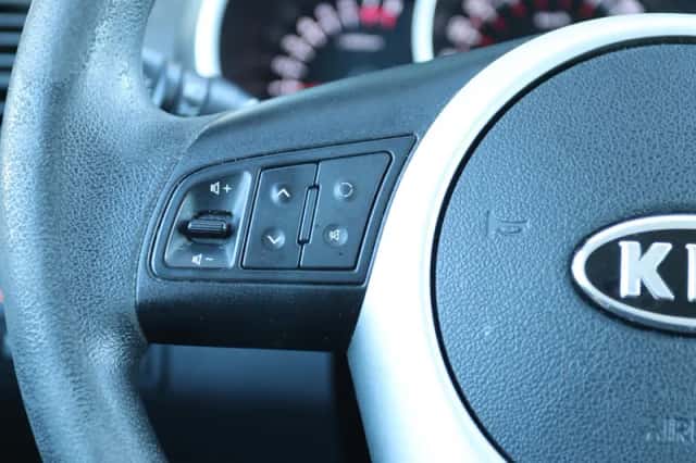 Kia Venga (2013) thumbnail 18