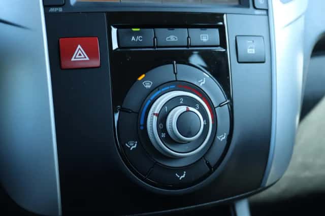Kia Venga (2013) thumbnail 23
