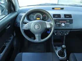 Suzuki Swift (2008) thumbnail 14