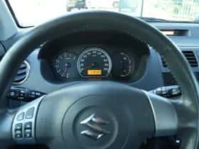 Suzuki Swift (2008) thumbnail 16