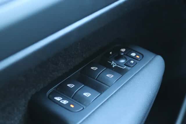 Volvo C40 (2024) thumbnail 24