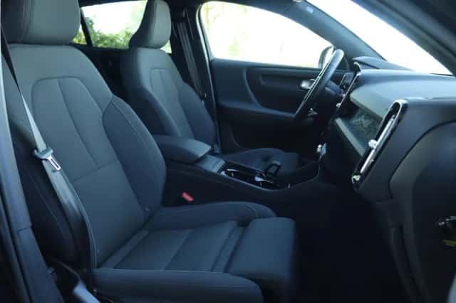 Volvo C40 (2024) thumbnail 4