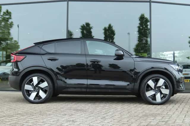 Volvo C40 (2024) thumbnail 10